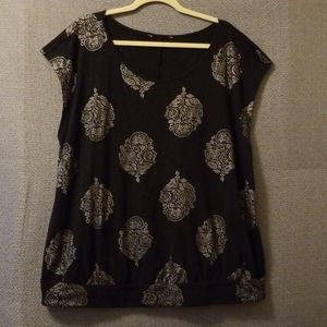 Old navy black and silver banded tee